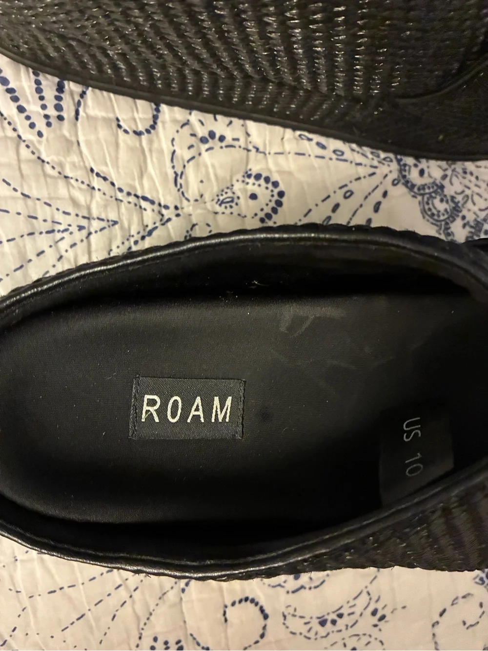 ROAM Cross Stack Black Raffia Sandals - size 10